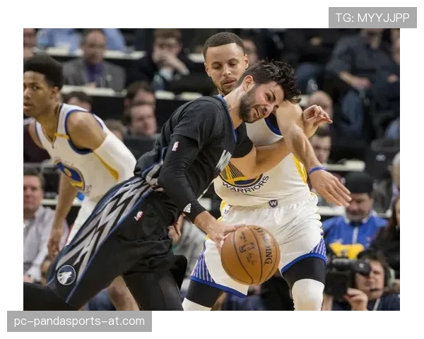 体育道德犯规如何界定？裁判依据哪些行为亮黄牌或红牌？