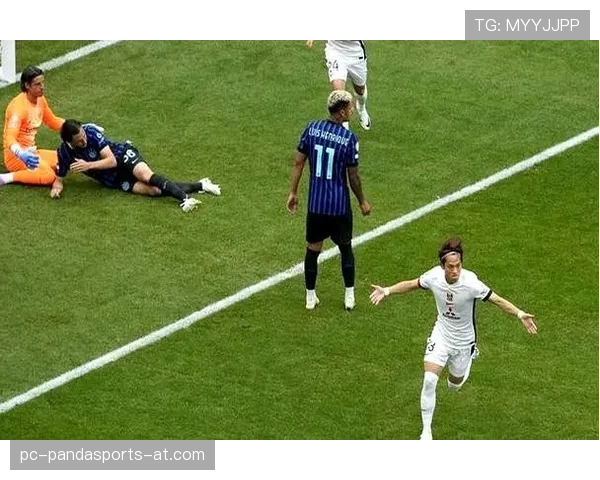 国米中场控球稳健但节奏单一，进攻变化不足问题逐步显现